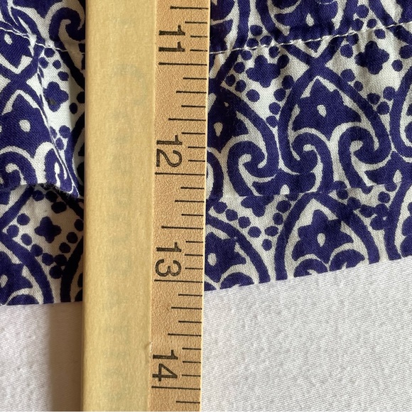 CREME FRAICHE LUXURY RESORT WEAR shorts size small blue ikat w/ pockets - Picture 5 of 6